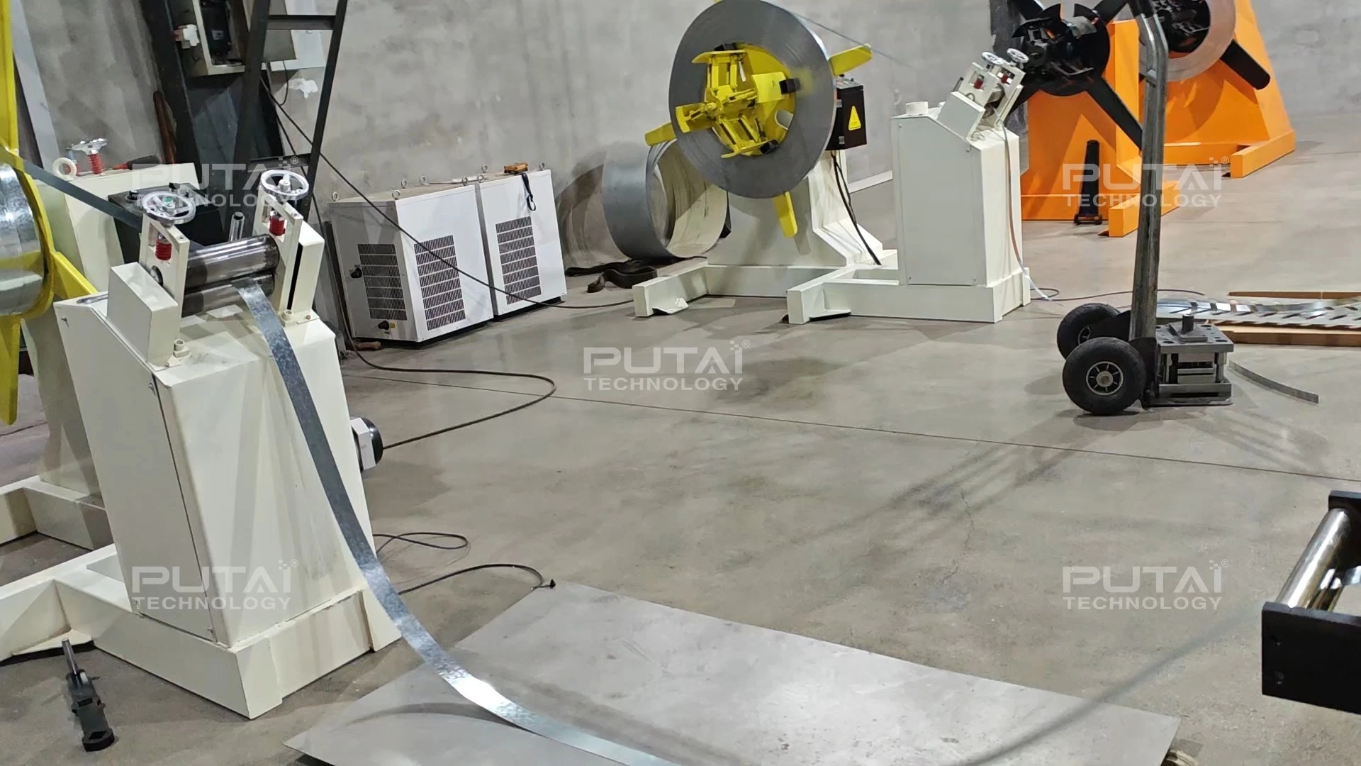 Станок для профилирования металлических перфорированных угловых профилей L-образной формы Putai Metal Perforated Wall Anneck Profile L Shape Corner Bade Roll Forming Machine 1