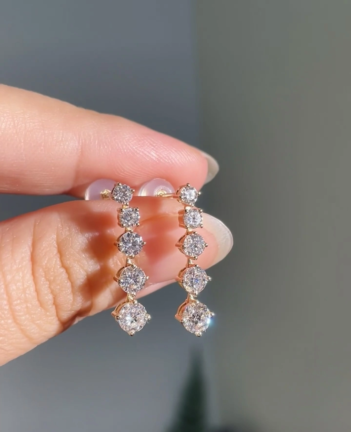 18K Yellow Gold Lab Diamond Earrings 2ct Round Gradual customization earrings D VS 1