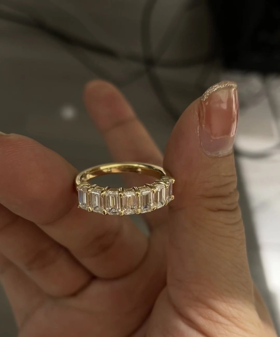 18K Yellow Gold 2.1ct Emerald engagement ring 7 Princess Classic Ring with IGI certification 1