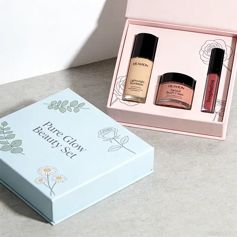 علب تغليف مربعة قابلة لإعادة التدوير ومخصصة للطباعة بالأشعة فوق البنفسجية، مبطنة بالحرير، علبة هدايا فضية لمستحضرات التجميل 1