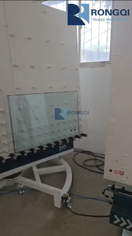 خط إنتاج زجاج عازل دوار وروبوت تغليف