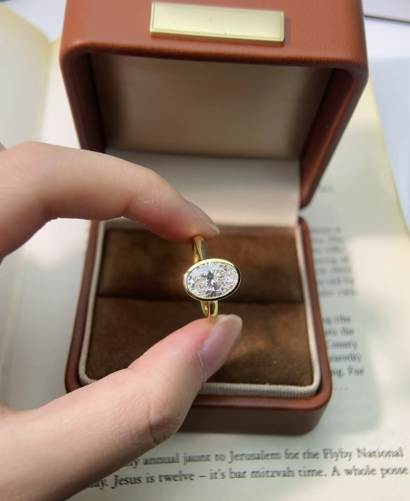 18K Yellow Gold Lab Diamond Ring 2ct Oval Bezel-set ring Classic Custom Ring with IGI certification 1