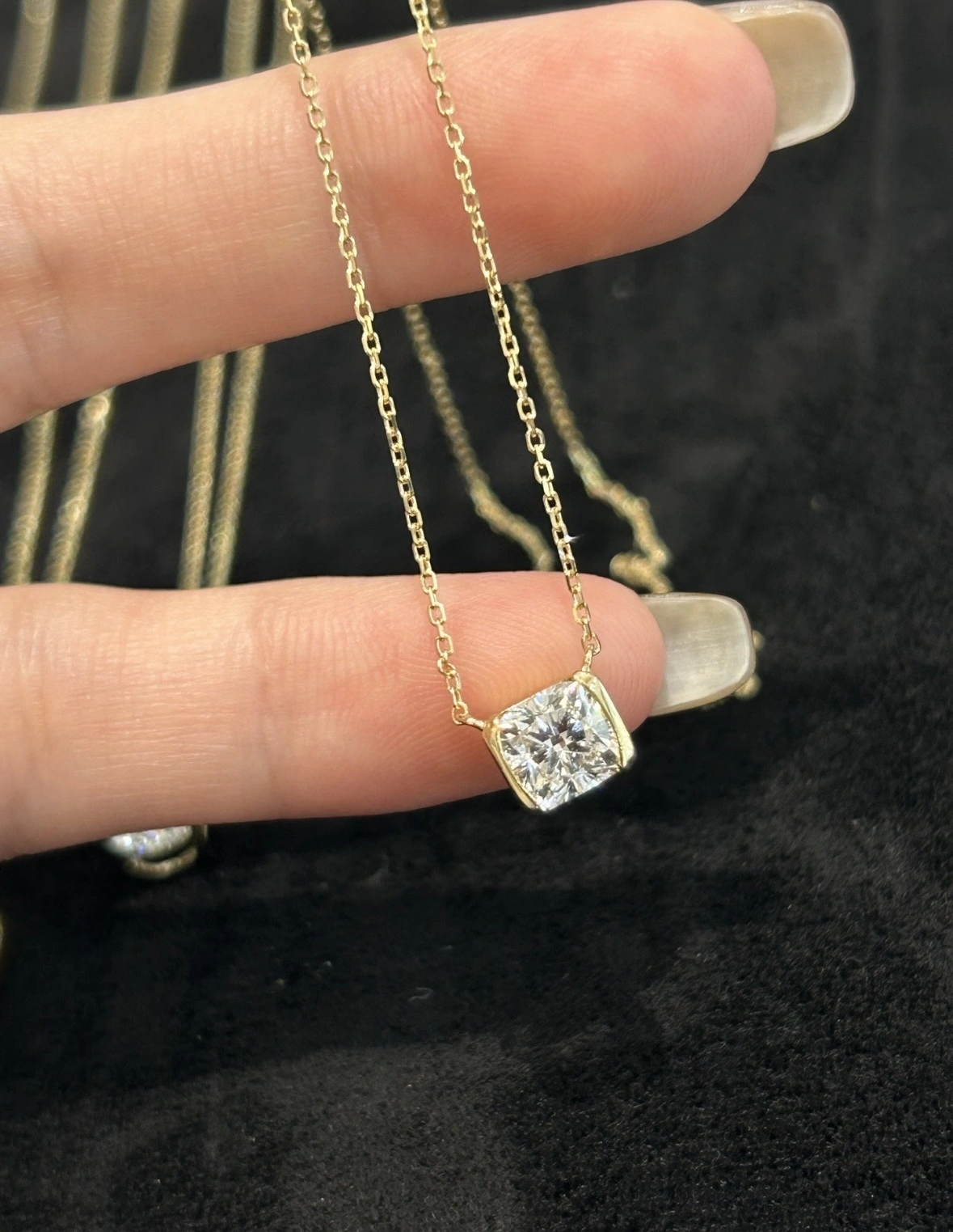 18K Yellow Gold Custom Lab Diamond Necklace 2ct cushion Half Bezel Necklace Classic diamond necklace VS 1