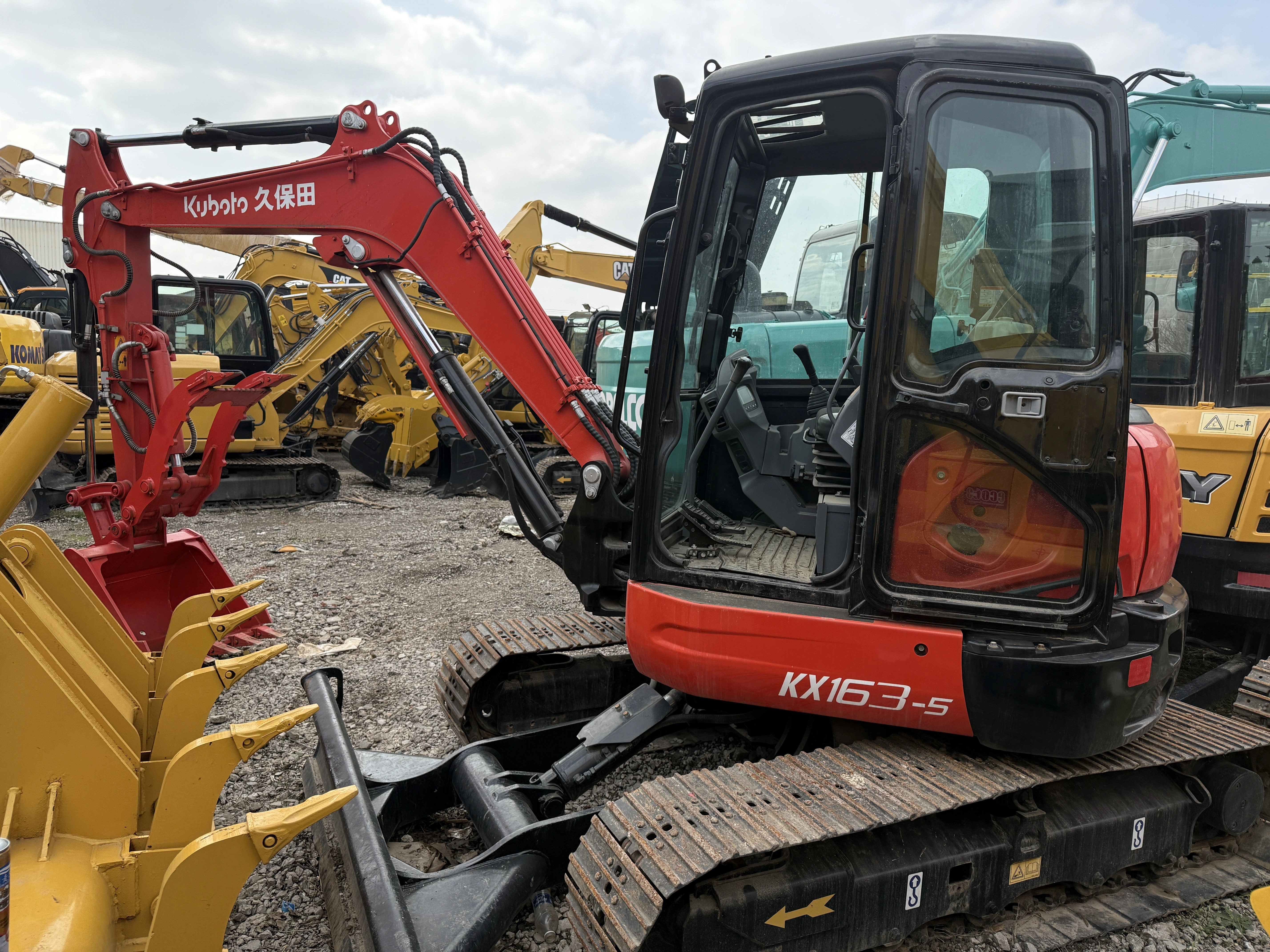 Pelle hydraulique sur chenilles d'occasion Kubota KX163-5 (2018), 6 tonnes, disponible à Shanghai. 1