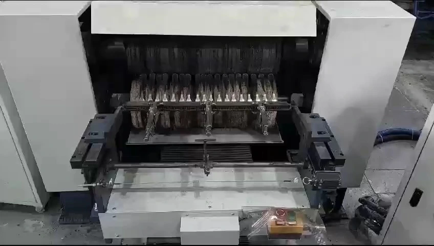 Máy đánh bóng, mài và làm mịn tự động dao kéo, nĩa bằng thép không gỉ, dùng cho thìa, dĩa. 1