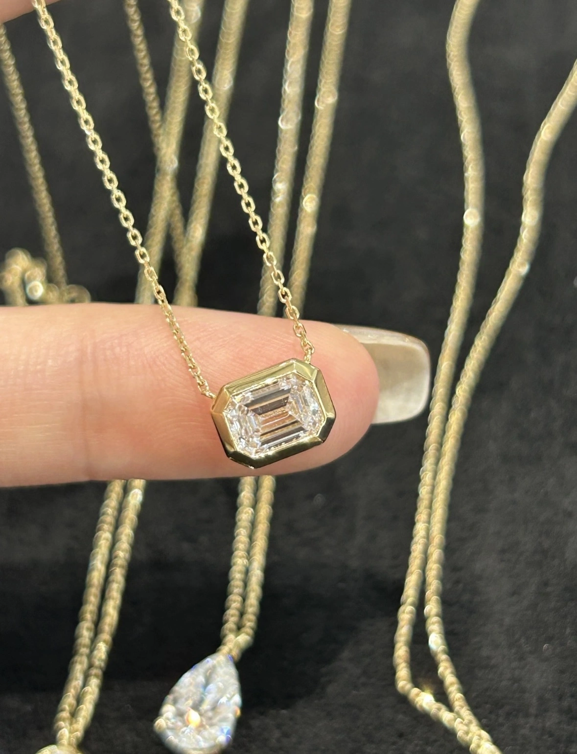 18K Custom Lab Grown Diamond Necklace 1ct Emerald Bezel Set Necklace D VS with IGIcertification 1