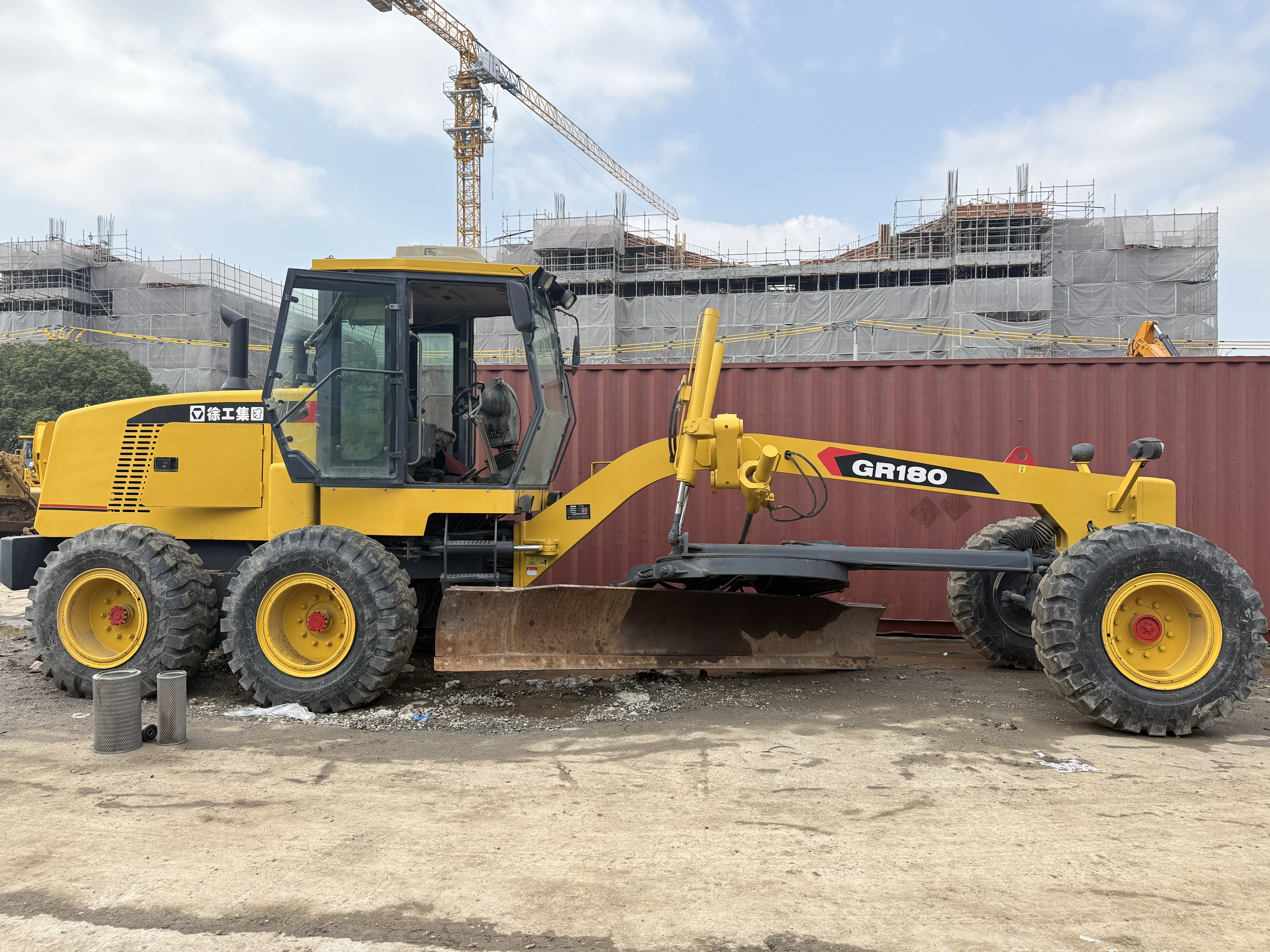 Motoniveladora usada XCMG GR180 2014 de alta calidad en Shanghai Yard 1