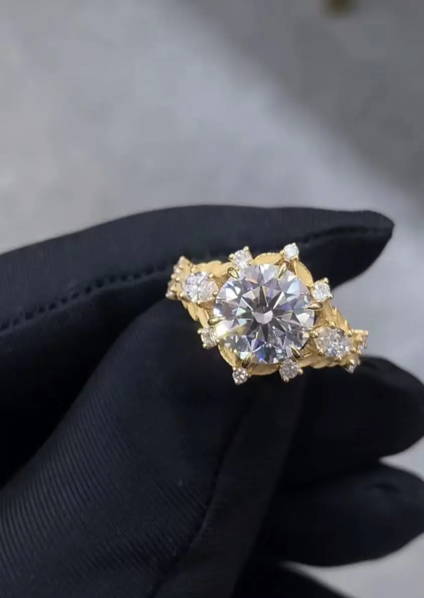 3.17ct Round White Diamond Engagement Ring, Set in 18K Yellow Gold 1