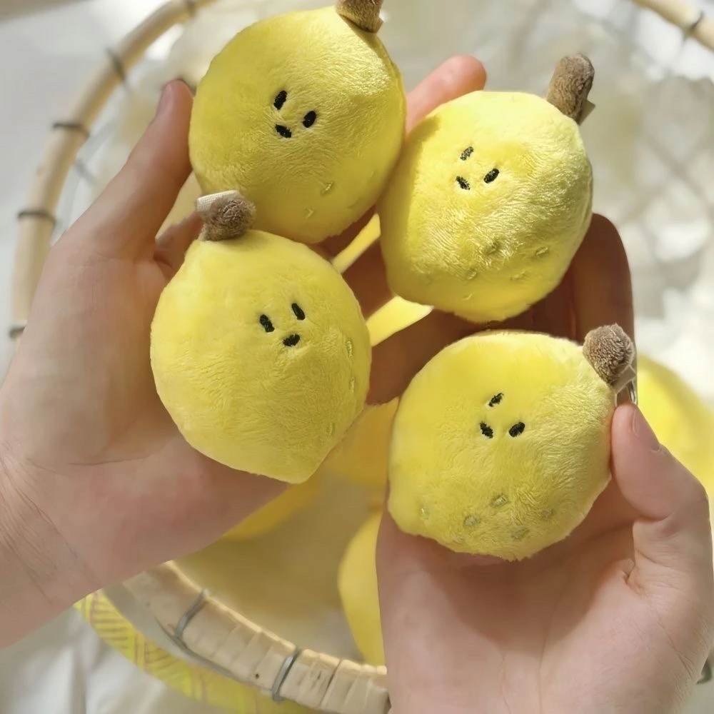 Porte-clés pendentif citron kawaii en peluche, 8 cm, en polaire premium, tige marron, idéal pour un usage quotidien et comme petit accessoire. 1