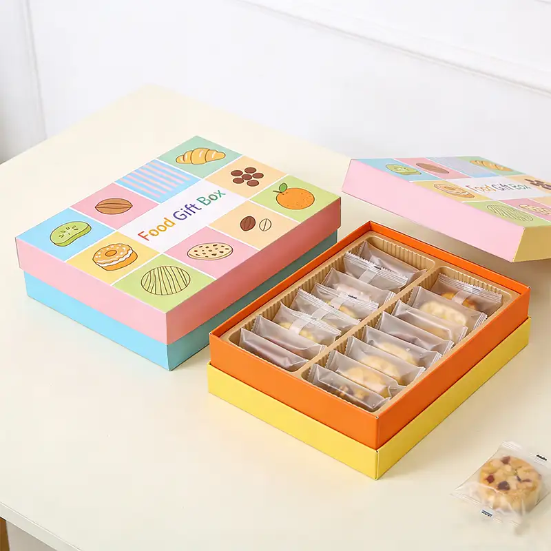 علبة هدايا شوكولاتة مربعة الشكل مصنوعة من ورق مقوى متعدد الطبقات قابل لإعادة التدوير ومطلي بالأشعة فوق البنفسجية، مع غطاء قابل للإزالة، من إنتاج شركة متخصصة. 1