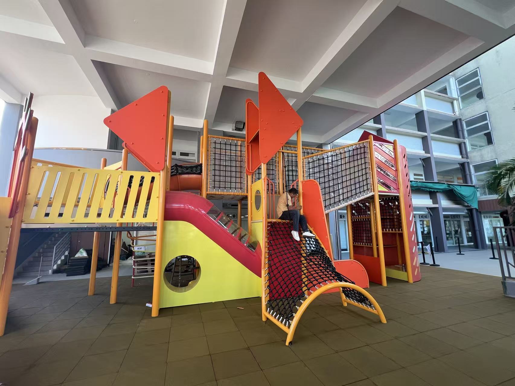Outdoor Slide Design for Ming Sheng College Hong Kong