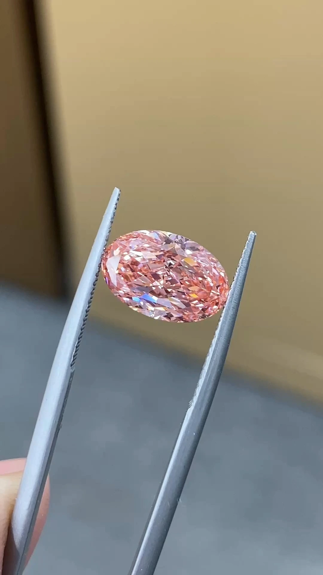 Fancy Intense Pink VS1 Oval-Cut Lab-Grown Diamond 3.71ct 1