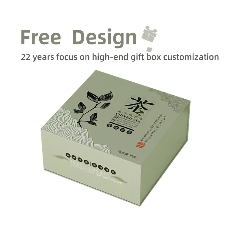علبة هدايا شاي فاخرة مستطيلة الشكل مصنوعة من الكرتون المقوى القابل لإعادة التدوير، مزينة بشريط وشعار بتصميم مخصص وبطانة إسفنجية منقوشة وإغلاق مغناطيسي. 1