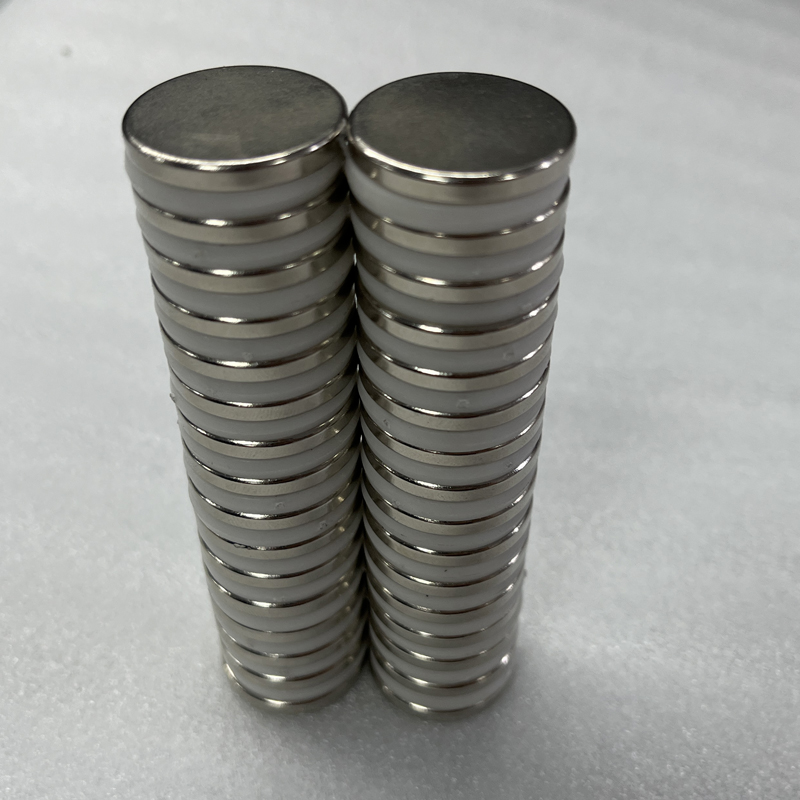 SM-03152032  Powerful disc Neodymium Ndfeb Magnet coated NiCuNi 3