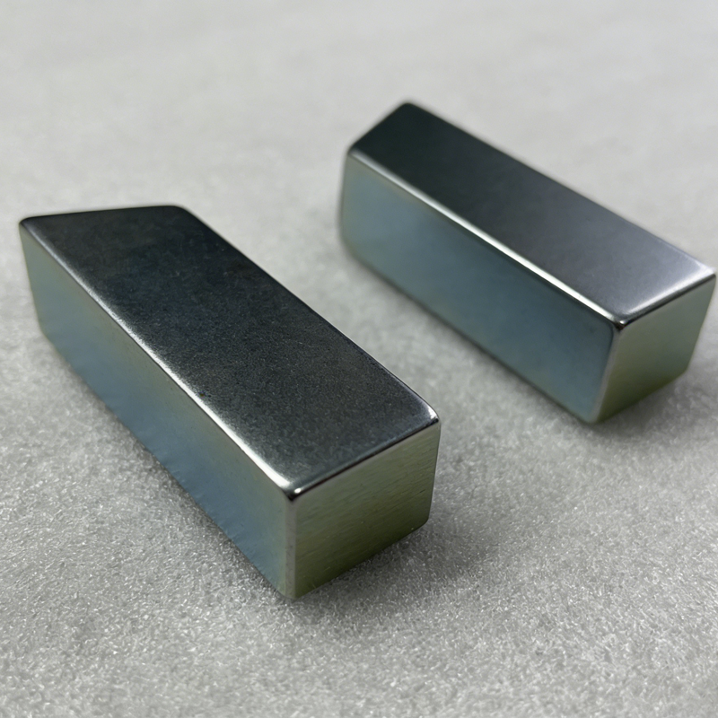 SM-03152033  Trapezoidal Neodymium Ndfeb Magnet coated Zn 2