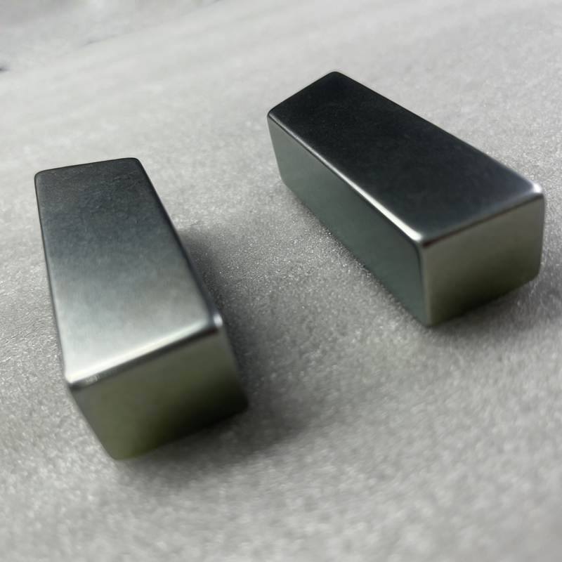SM-03152033  Trapezoidal Neodymium Ndfeb Magnet coated Zn 3