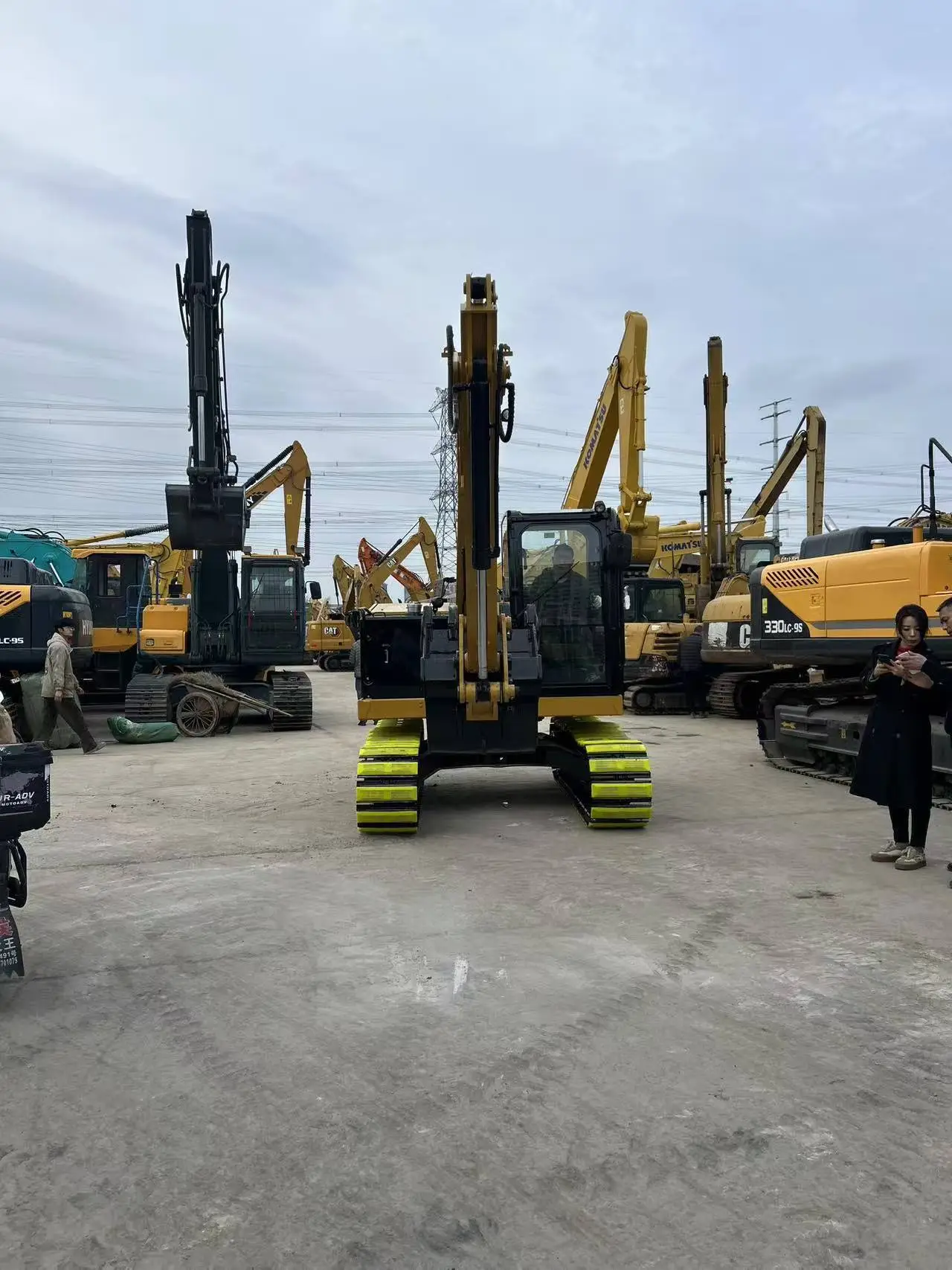 Used CAT 307.5 Low Working Hours Powerful Engine Smooth Hydraulic Operation 1