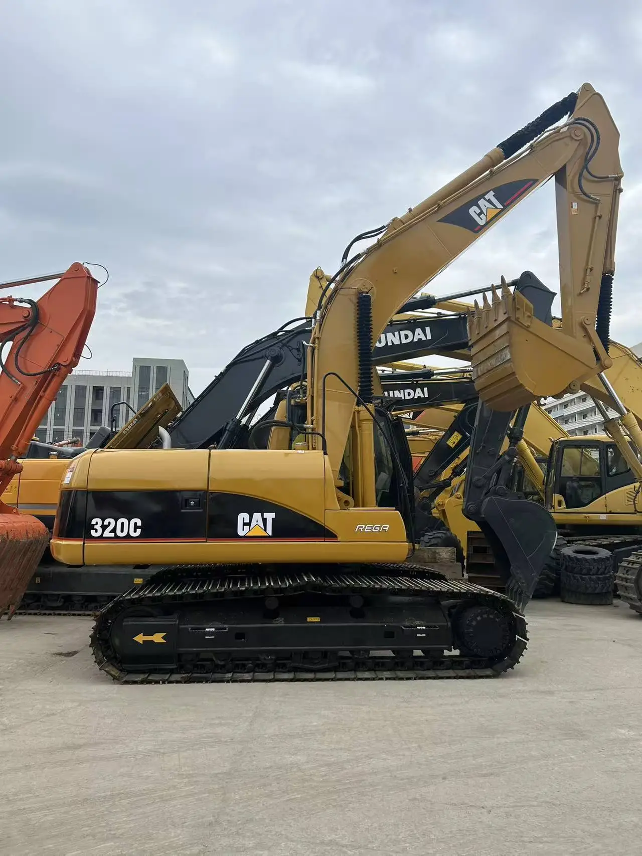 Used CAT 320C Low Working Hours Well Maintained 1
