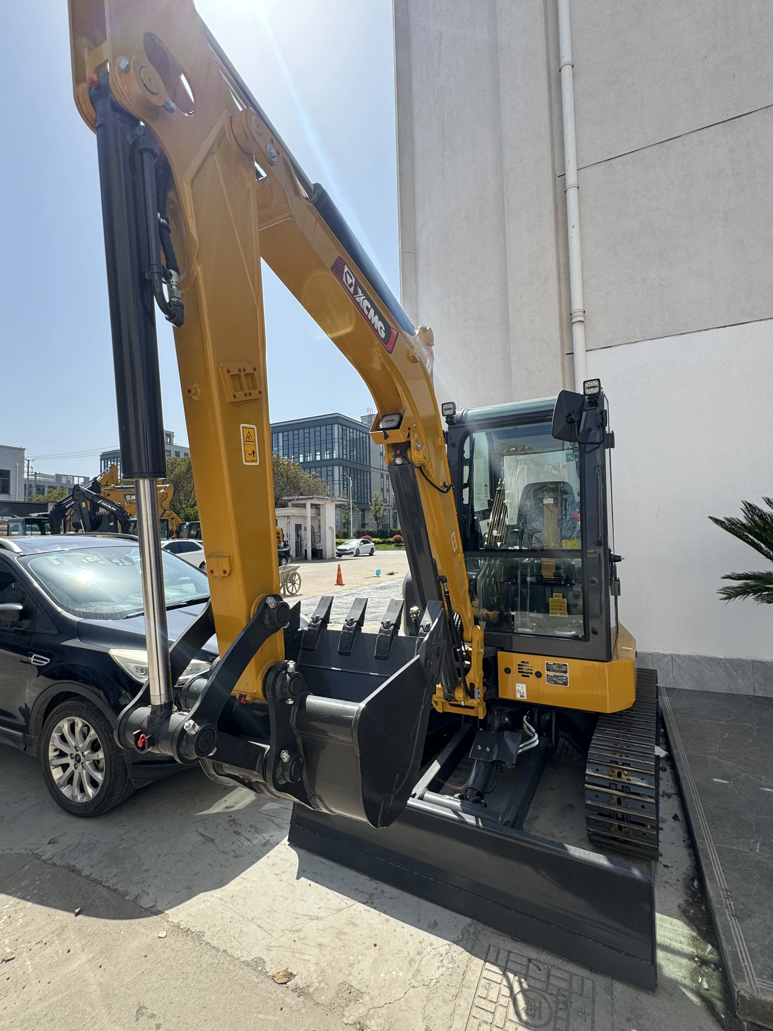 2026 XCMG XE35U Used Excavator 3.5 Tons Secondhand Hydraulic Crawler Digger in Shanghai Yard 1