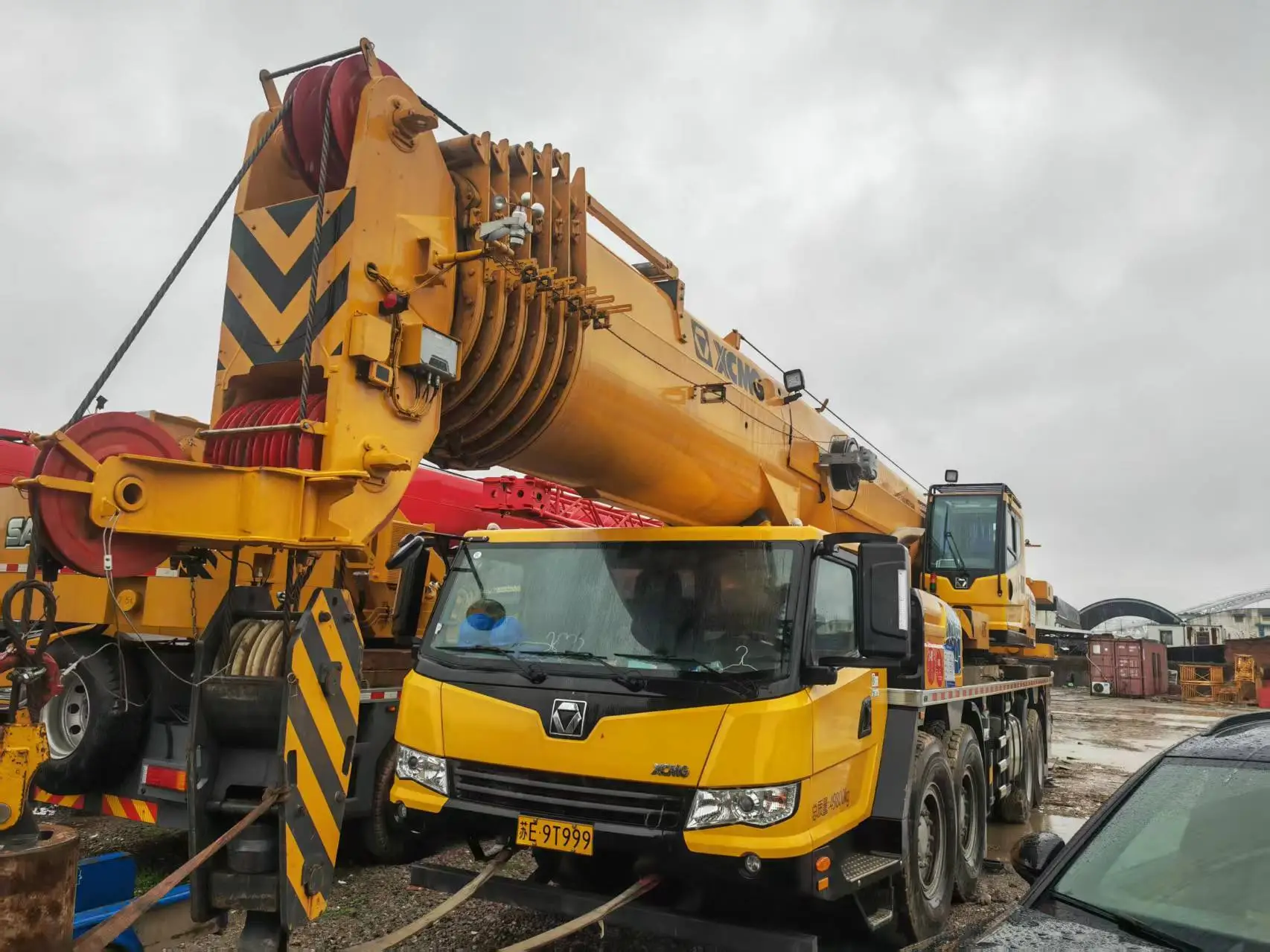 XCMG QY100K7C 100-Ton Truck Crane: High-Efficiency Lifting Solution 1