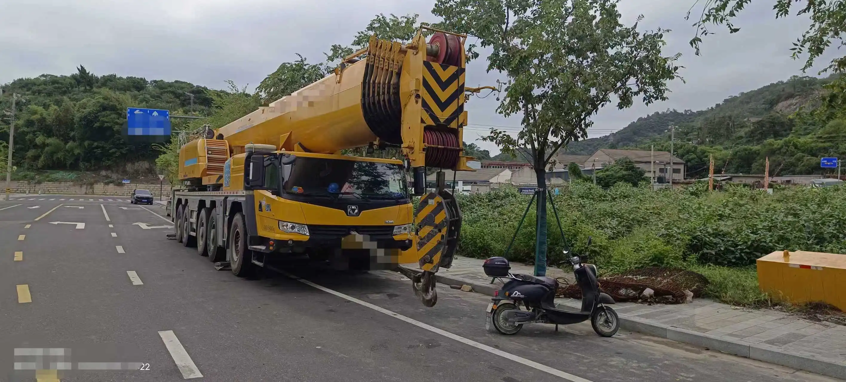 2021 USED IN A GOOD CONDITION XCA220L7 TRUCK CRANE FOR SALE 1