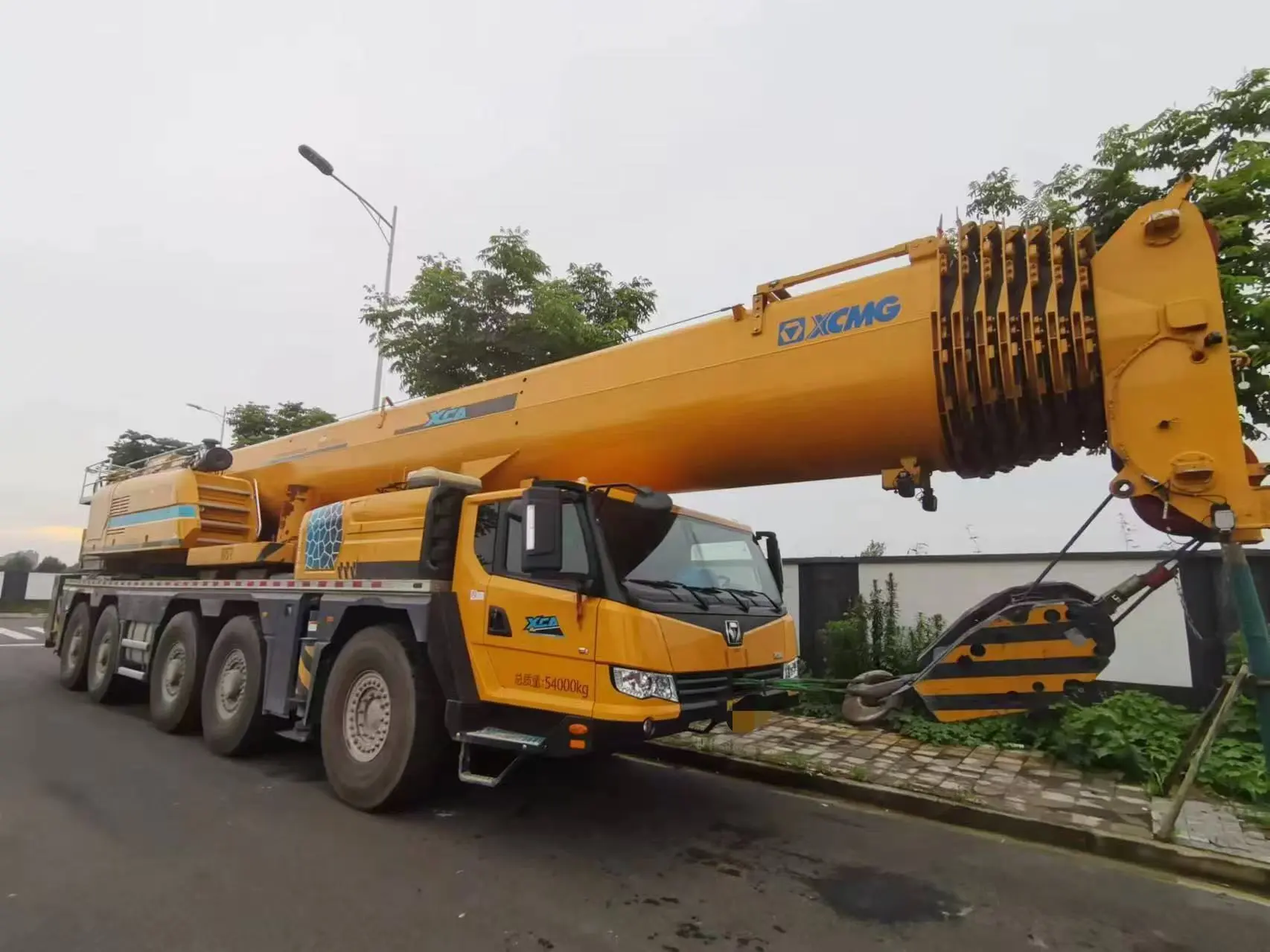 2024 XCMG XCA200L8 USED TRUCK CRANE FOR SALE 1