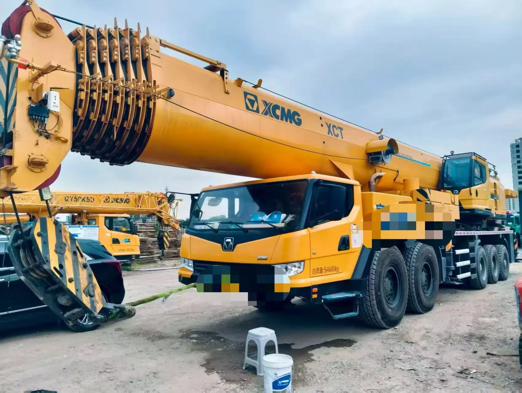 XCA200L8 200-Ton Hydraulic Crane: Smart, Safe & Efficient Heavy Lifting Solution 1