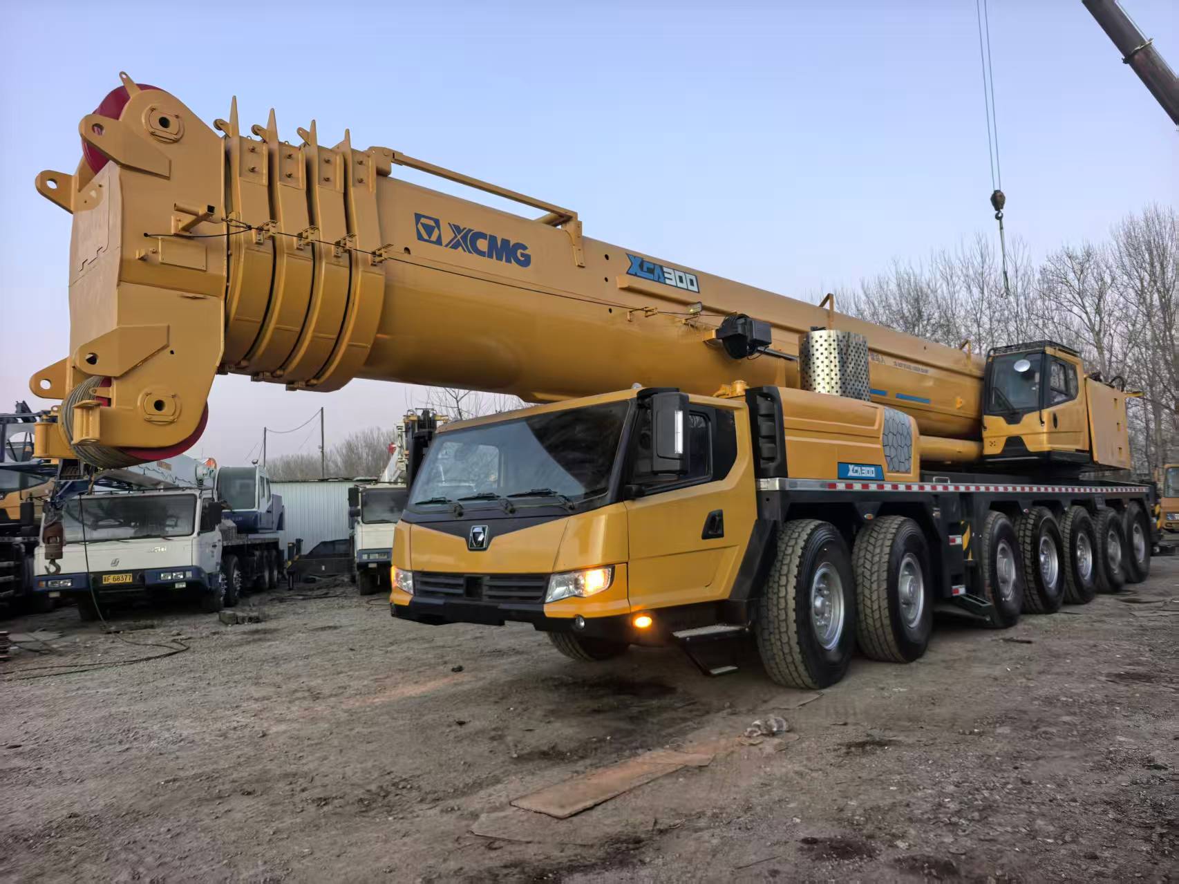 USED XCA300 300T TRUCK CRANE FOR SALE 1