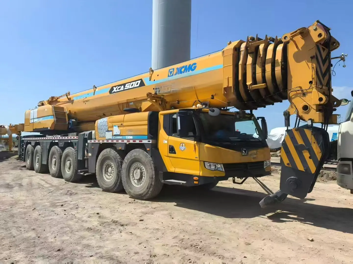 USED IN A GOOD CONDITION XCA300T TRUCK CRANE 1