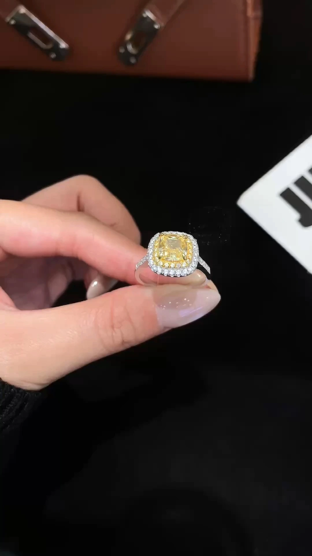 S925 Pure Silver Yellow Lab Gems Luxury square Bag Full Diamond Ring e Flower Cutting Cushion Cutting Engagement Ring for Women 1