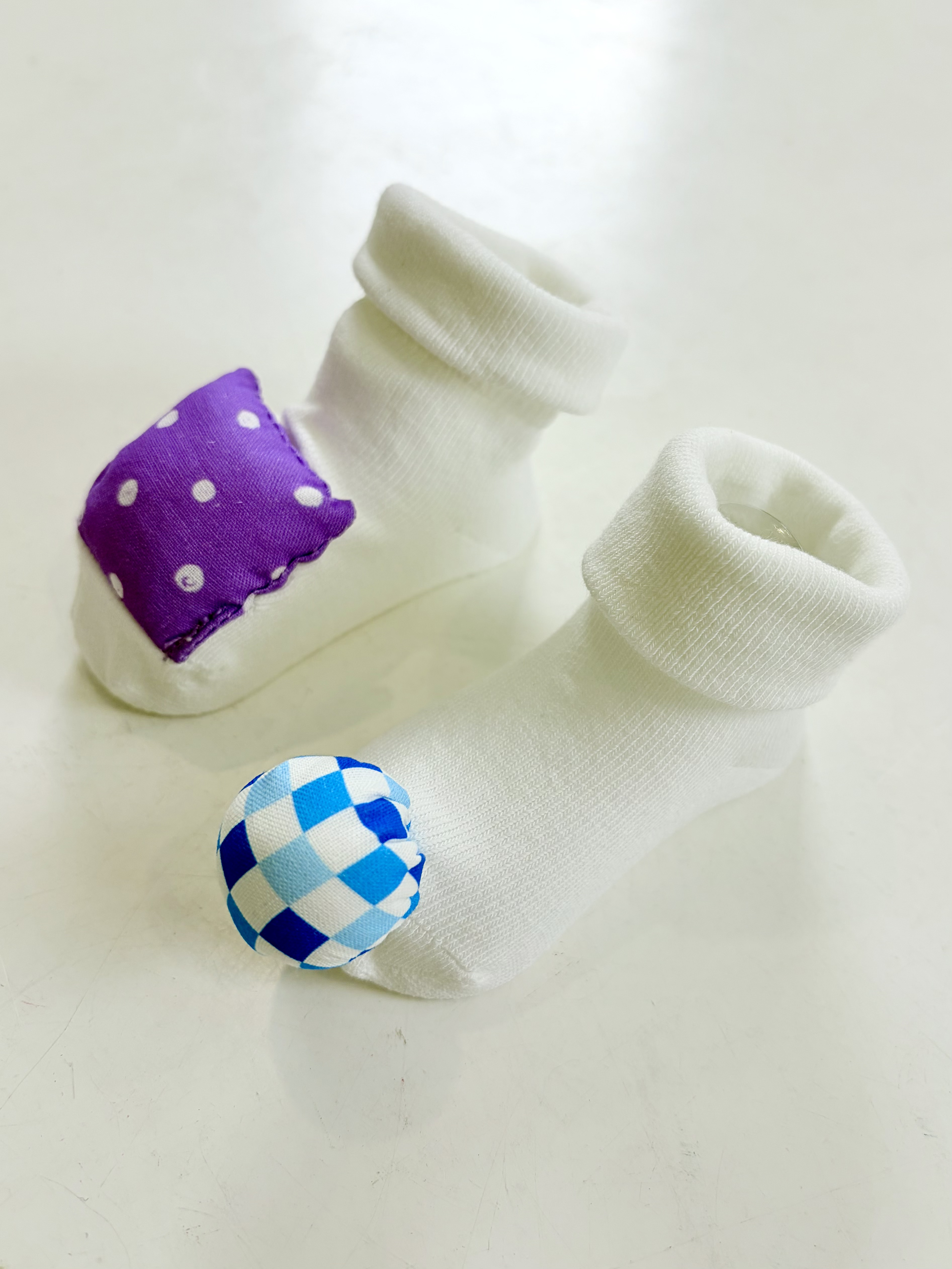 Vớ lục lạc Montessori cho bé, lục lạc đeo mắt cá chân kích thích giác quan cho bé từ 0-24 tháng, đồ chơi rèn luyện khả năng cầm nắm và thính giác sớm. 4