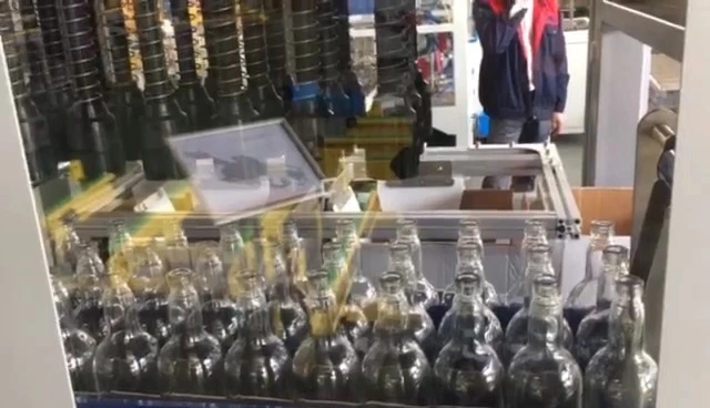 Confezionatrice automatica per bottiglie di liquore in vetro - Serie WKD-CZX 1