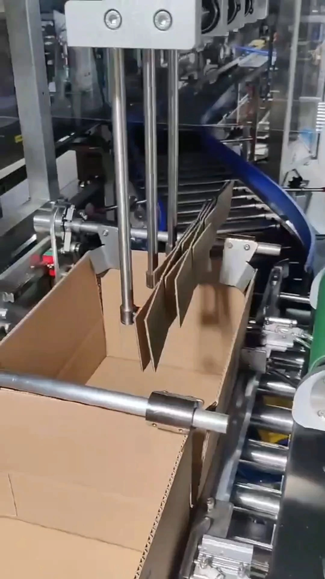 Confezionatrice automatica a 2 pinze per vasetti di pasta di sesamo con inseritore a griglia - Serie WKD-CZX 1