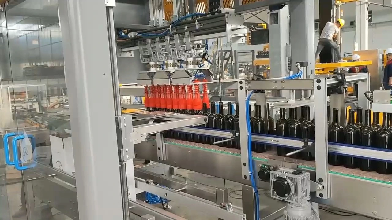 Confezionatrice automatica per bottiglie di vino rosso - Serie WKD-CZX (a tripla testa) 1