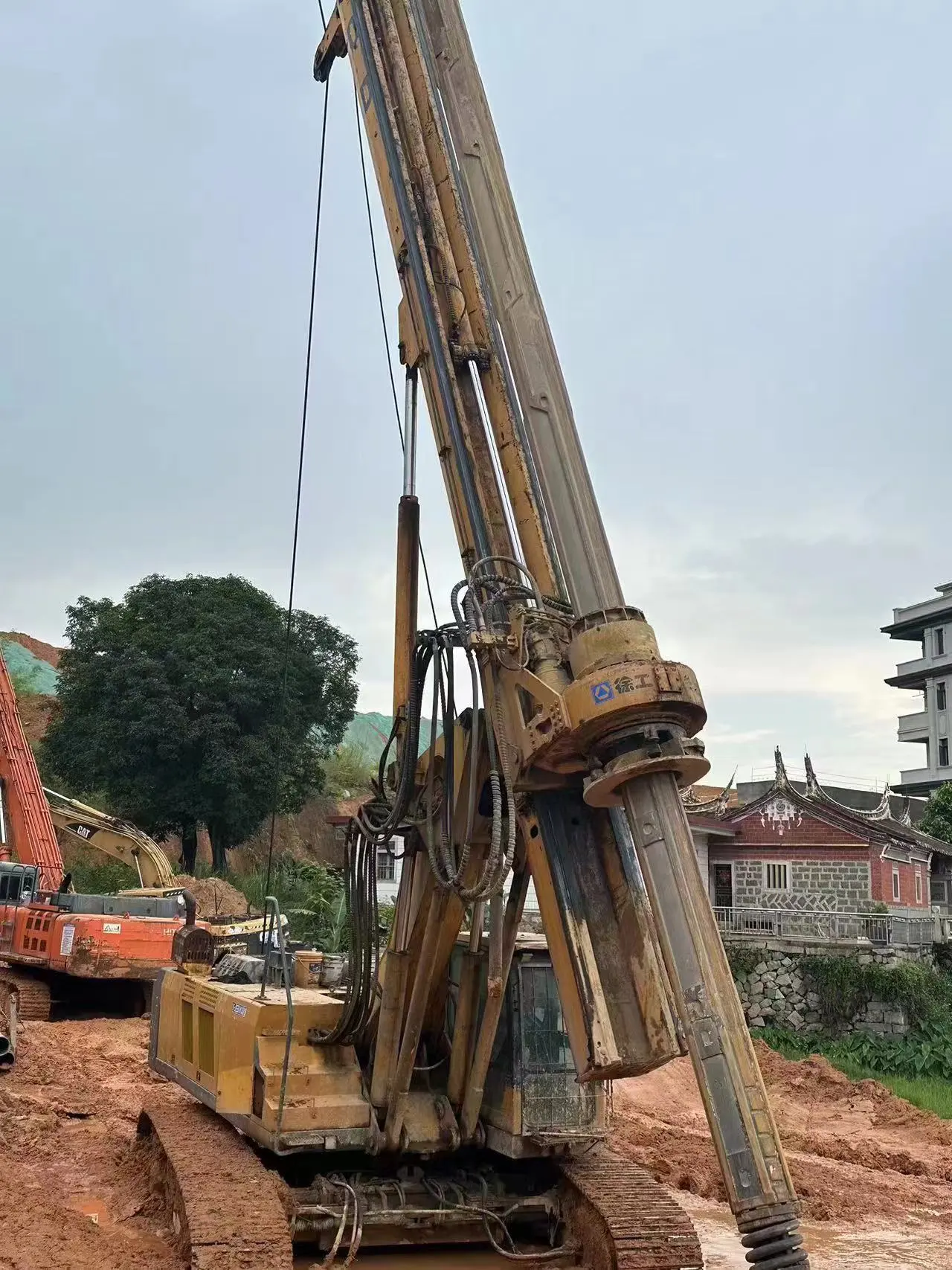 Perfuratriz rotativa para estacas XCMG XR220D 2017 1