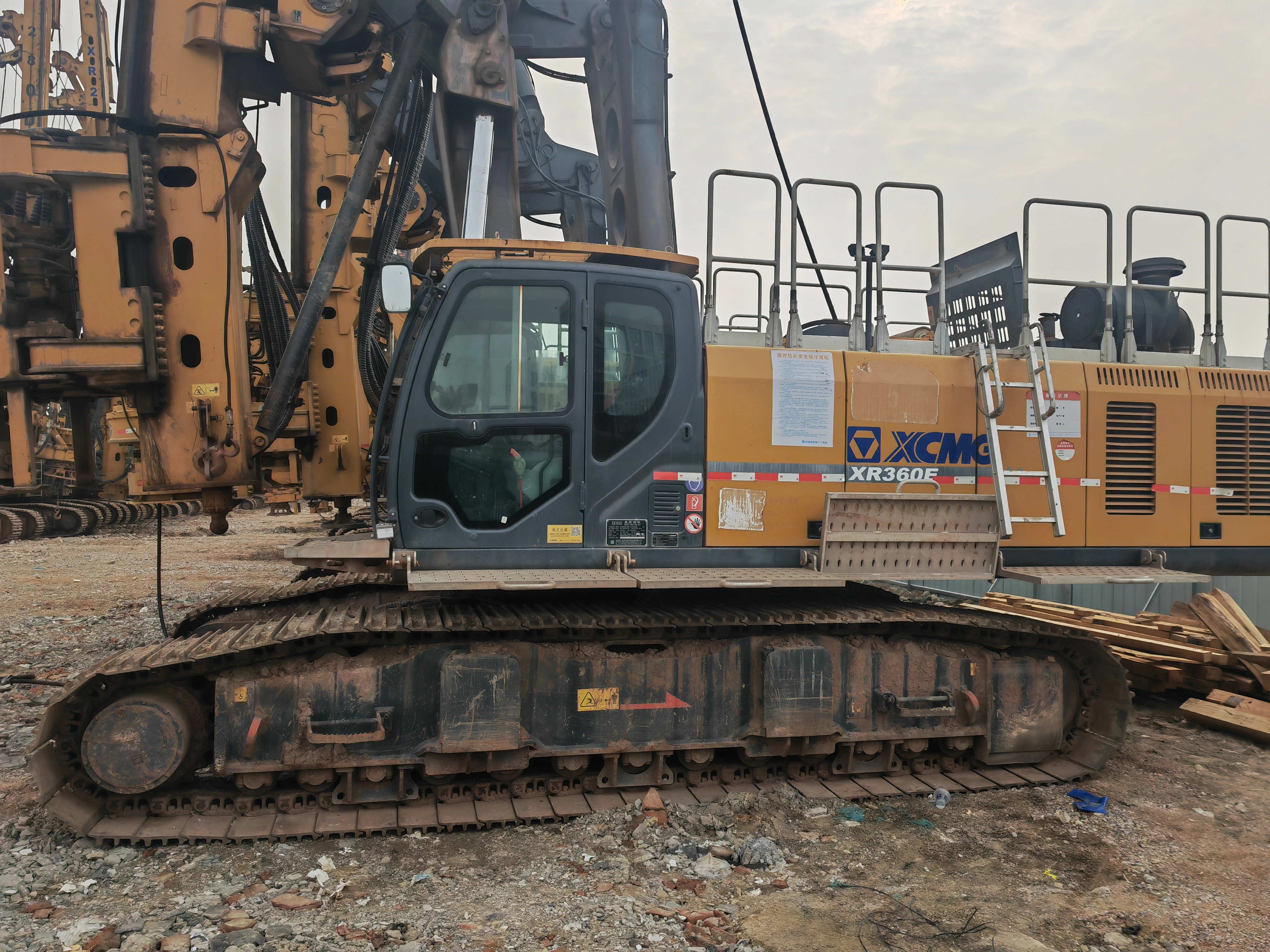 Б/У буровая установка XCMG XR360D для тяжелых работ по забивке свай. 1