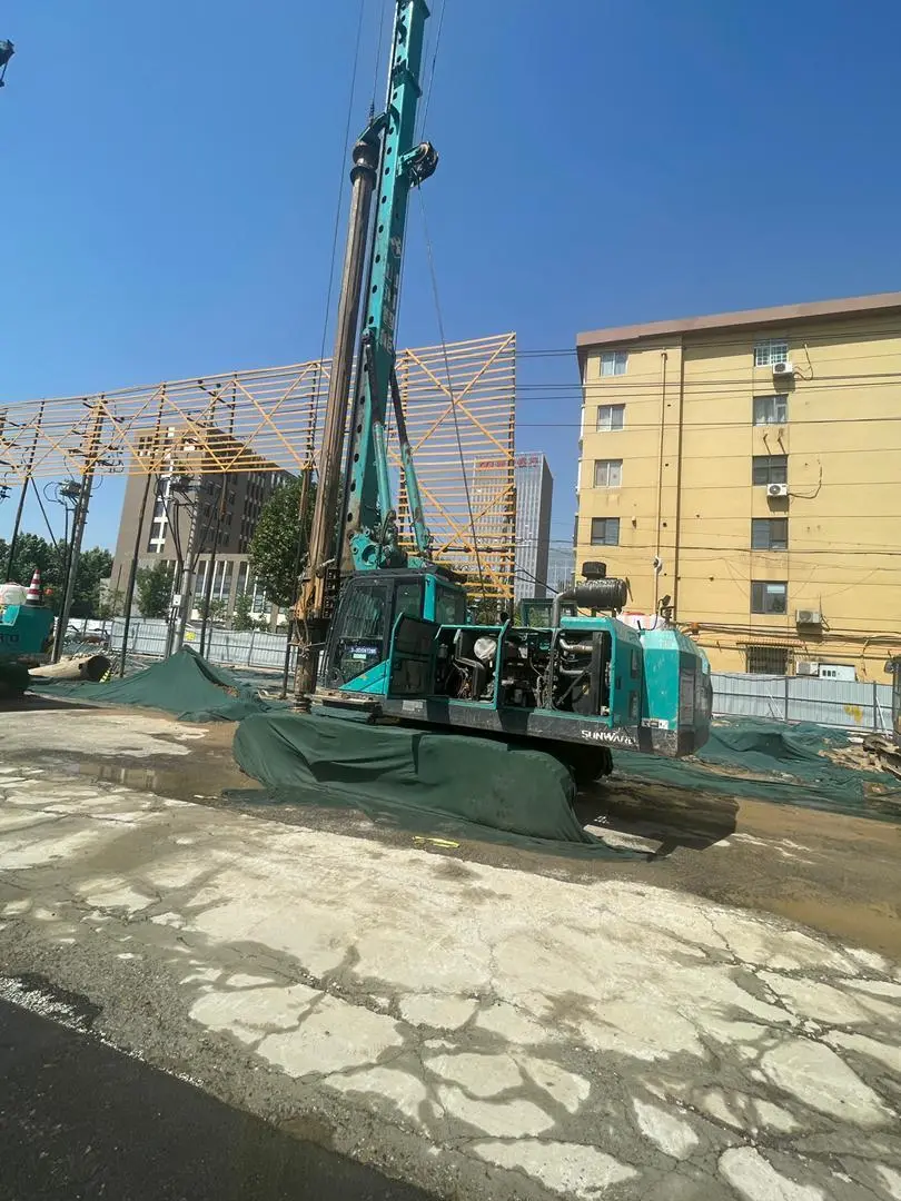 Máy đóng cọc xoay cỡ trung bình Sunward SWDM160 1