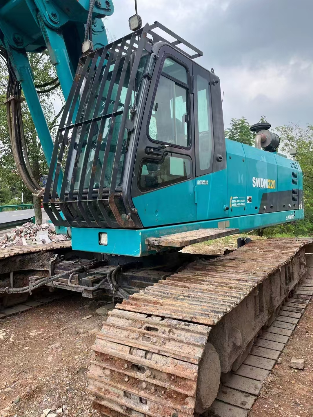 Máy đóng cọc giàn khoan quay Sunward SWDM220 1