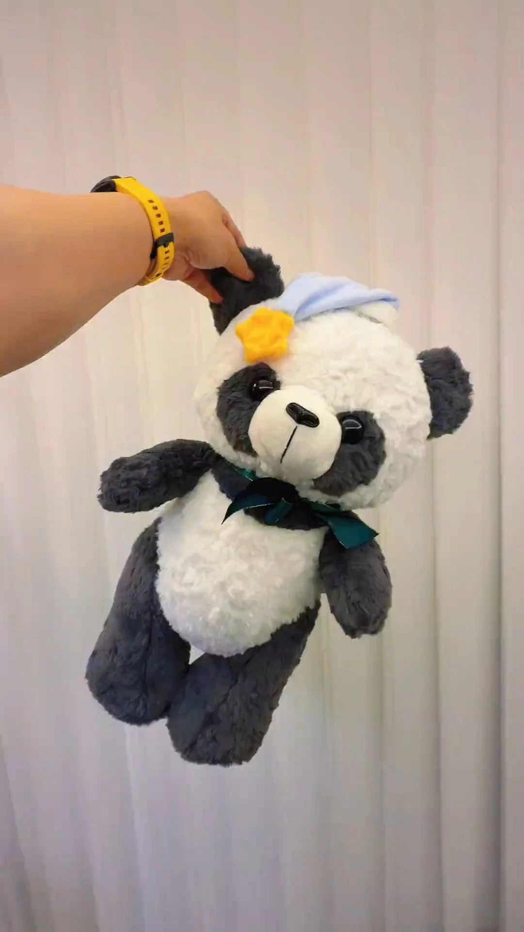 Peluche Panda Endormi Yortoob 25cm, douce et moelleuse, pour enfants et collectionneurs 1