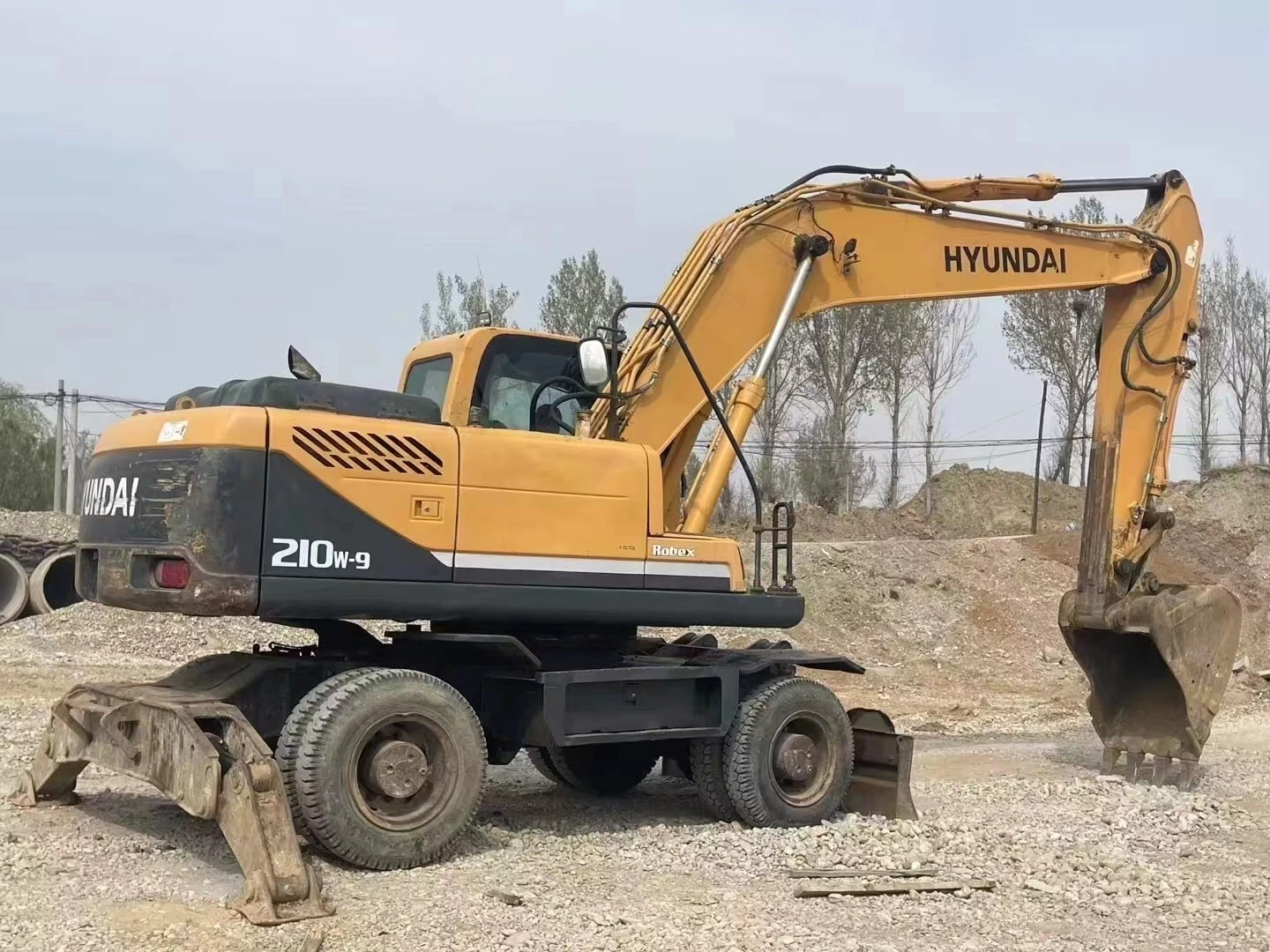 Standard: Hyundai 120W-9 Wheel Excavator | 12-Ton Mobile Digger 1