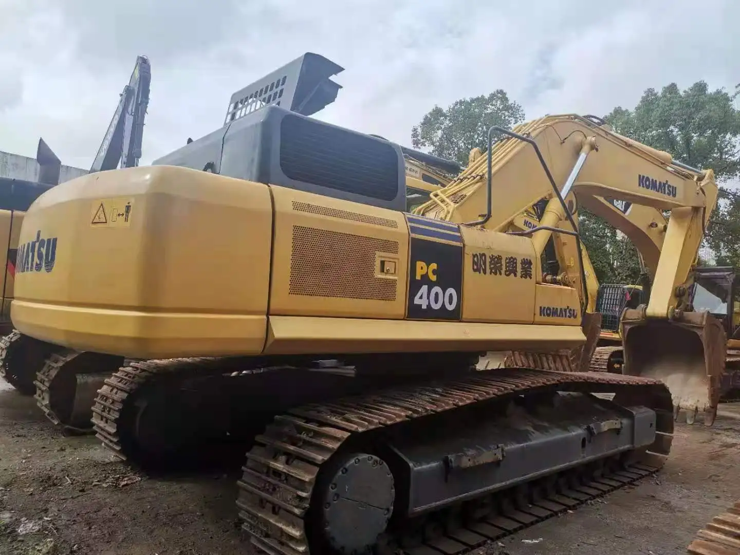 بیل مکانیکی خزنده هیدرولیکی کوماتسو PC400-7 با کارایی بالا 1