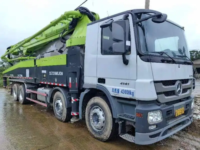 2022 Zoomlion 52m Concrete Pump Truck Stable Boom for Infrastructure Projects 1