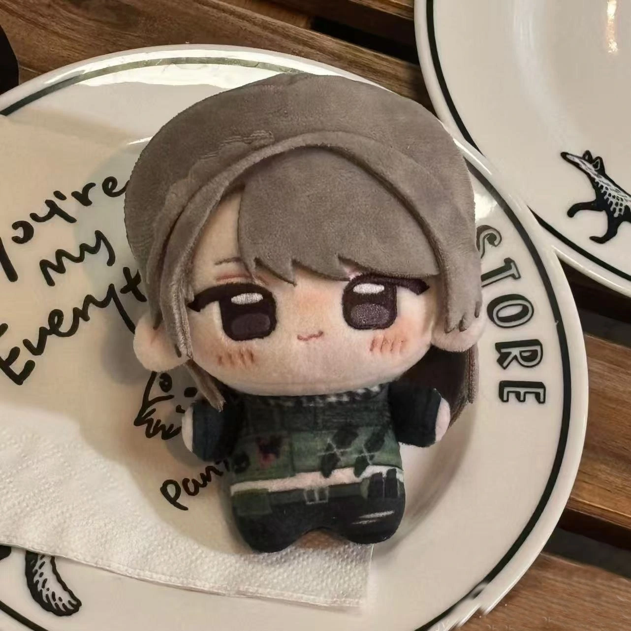 En stock : Porte-clés en peluche Mai Xiaowen (10 cm) de Delta Action - Personnage de jeu vidéo - Peluche - Pendentif 1