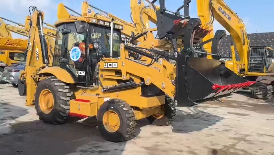 بیل مکانیکی سنگین JCB 3CX برای ساخت و ساز و کشاورزی 1