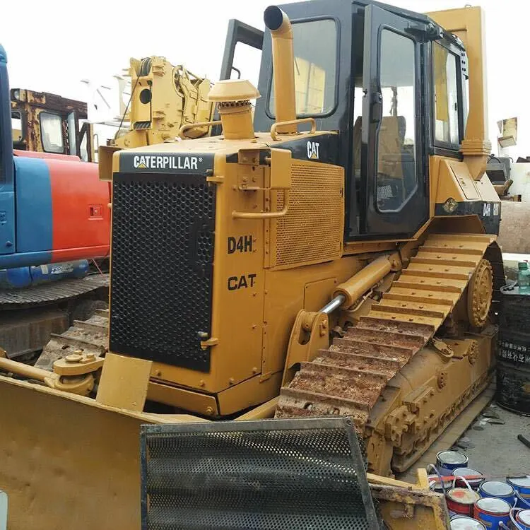 Bulldozer de esteiras CAT D4H usado à venda, com poucas horas de trabalho. Máquina de construção. 1
