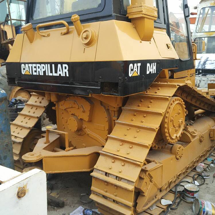 Penjualan Laris Bulldozer Crawler CAT D4H Bekas, Mesin Konstruksi dengan Jam Kerja Rendah 2