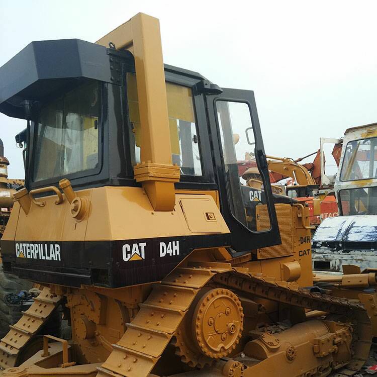Penjualan Laris Bulldozer Crawler CAT D4H Bekas, Mesin Konstruksi dengan Jam Kerja Rendah 3