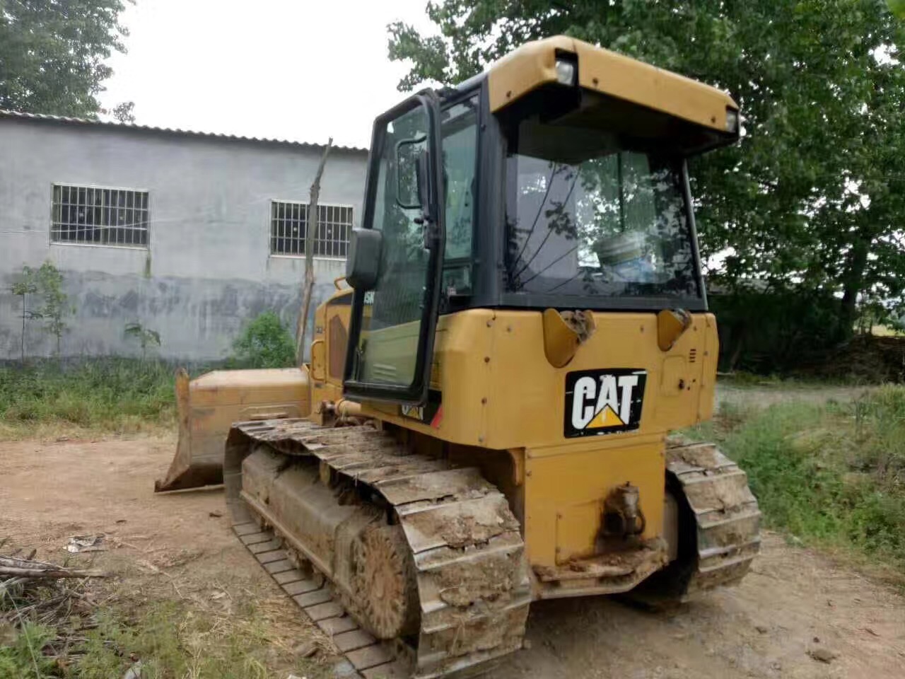 Bulldozer CAT D5K Bekas Berkinerja Tinggi, Mesin Penggerak Tanah Berkualitas dan Andal 3