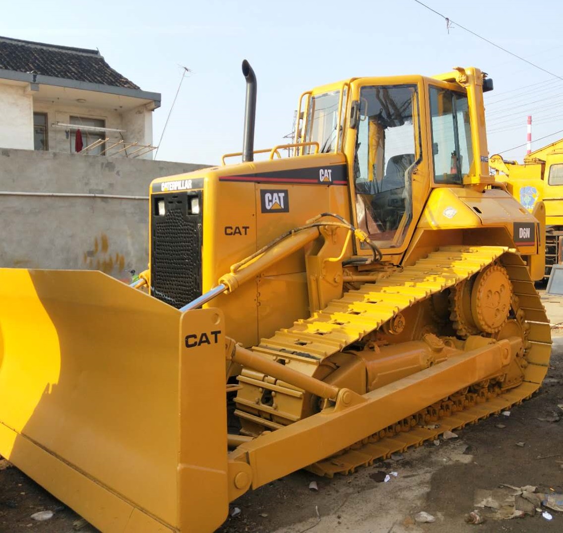 جرافة مجنزرة مستعملة من طراز CAT D6 ذات سعر مناسب لمشاريع أعمال الحفر 2