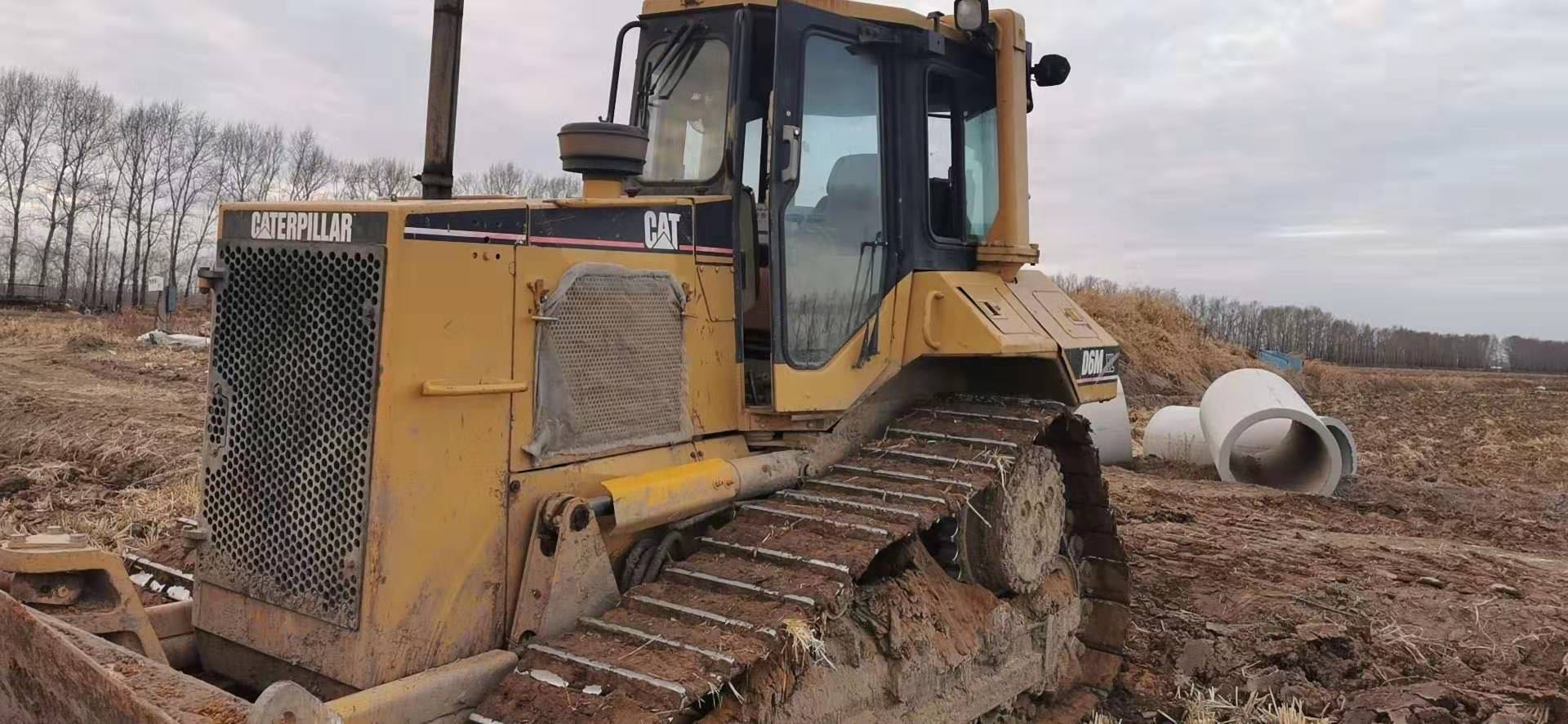 Bulldozer CAT D6 Merek Ternama, Bulldozer Bekas Tahan Lama untuk Pertambangan &amp; Pembersihan Lahan 3